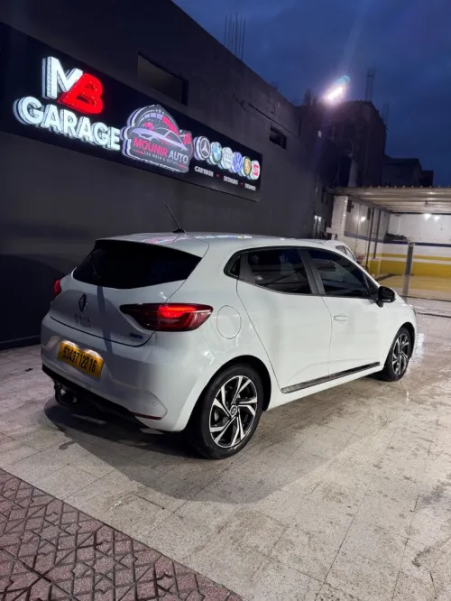 Renault Clio5 2022 E-Tech