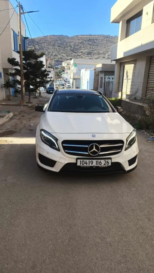Mercedes GLA 2016 