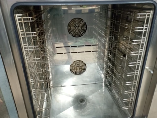 Four Électrique Pour gastronomie État NEUF +Poussoir à merguez+ la hotte pour seulement 85milions