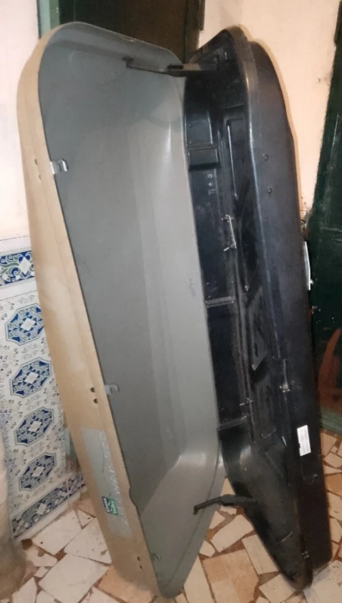 Coffre de toit de voiture sans serrure