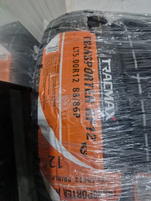 Pneus pour KIA 2500 et 2700