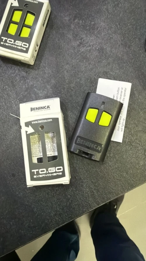TÉLÉCOMMANDE POUR RIDEAU MÉTALLIQUE