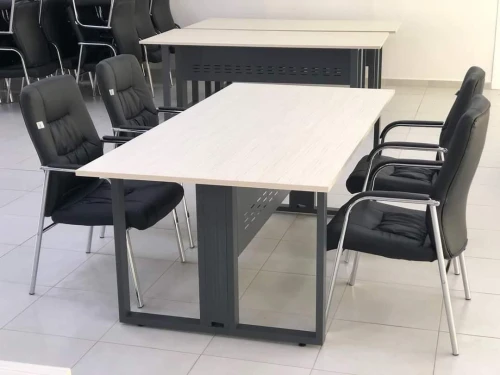 Tables de réunion professionnelles