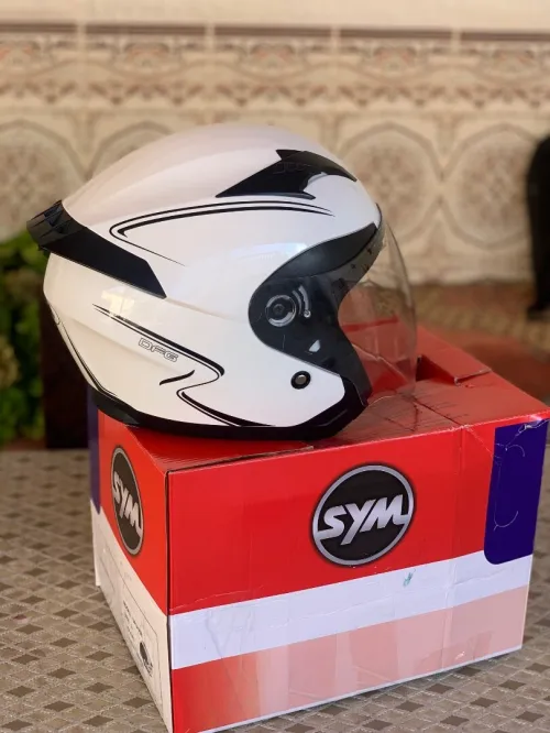 Casque Sym homologué DOT neuf