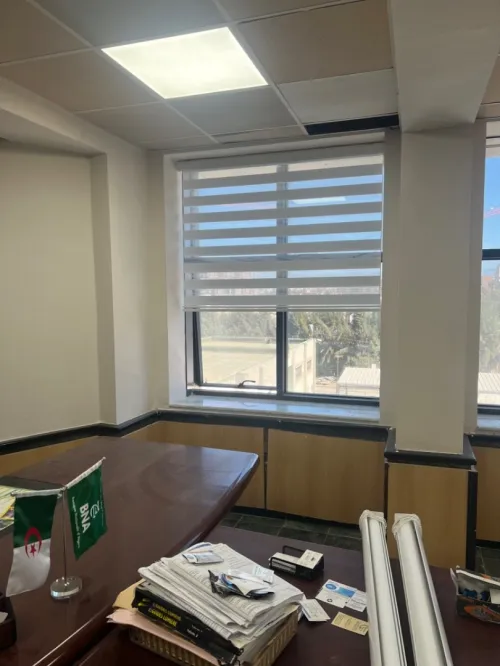 Fabrication de stores ( rideaux de fenêtre moderne)