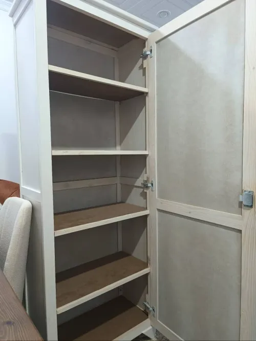 Meuble de rangement multi-usages de très bonne qualité