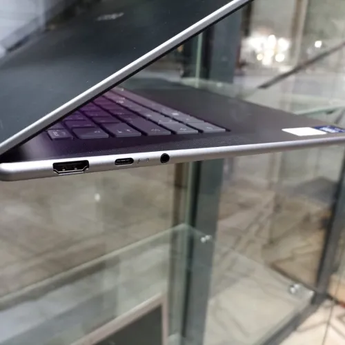 Lenovo Slim 7i Aura Copilot+