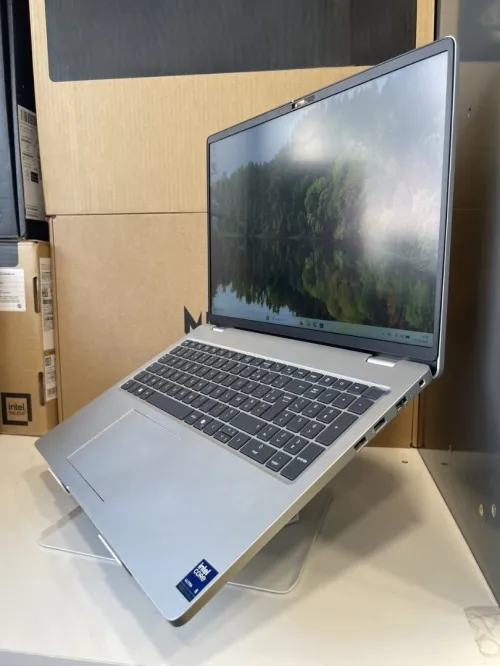 Dell Pro 16 intel Ultra 5 235U 16GB 512GB NVMe 16" WUXGA
