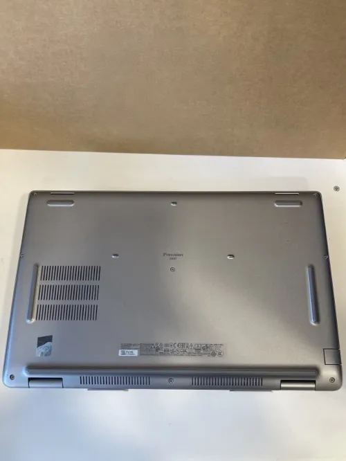 Dell Precision 3591 Workstation Ultra 7 165H 16GB 512GB NVME NVIDIA RTX 1000Ada 15.6" Tactile