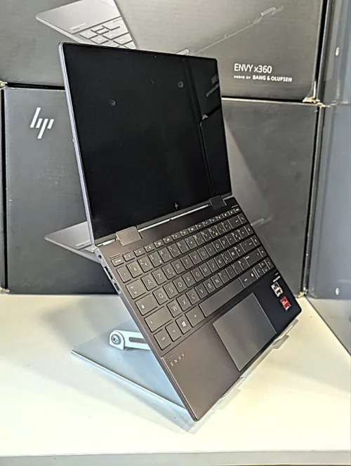 HP ENVY x360 Convertible 2-in-1  AMD Ryzen 5 4500U 8GB 256Go 13.3"
