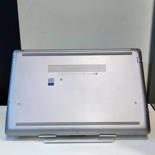 HP NOTEBOOK 15 AMD RYZEN 3 3200U 8GB 512 SSD 15.6