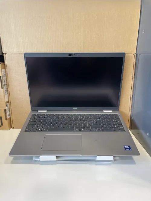 Dell Precision 3591 Workstation Ultra 7 165H 16GB 512GB NVME NVIDIA RTX 1000Ada 15.6" Tactile