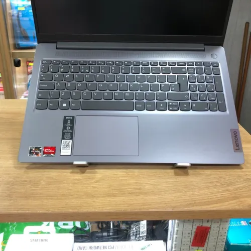 LENOVO IDEAPAD SLIM 3 RYZEN 5 7520U 8GB 512SSD 15.6" NEUF SOUS EMBALLAGE 