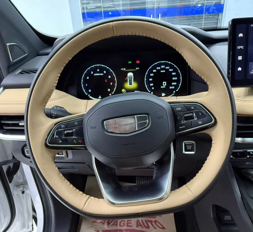 Geely OKAVANGO 2024 7plas