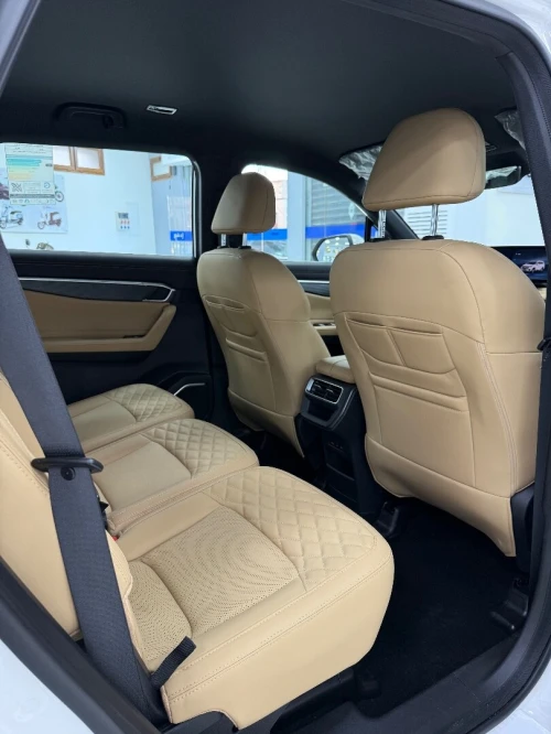 Geely OKAVANGO 2024 7plas