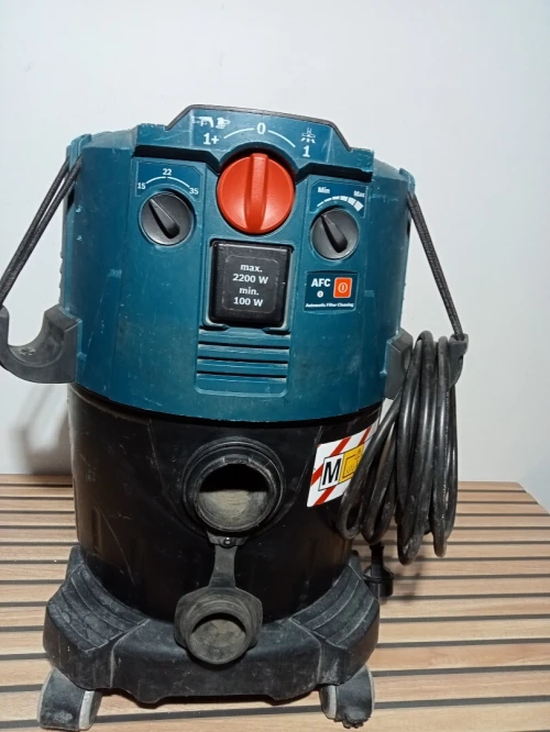 BOSCH Aspirateur de chantier