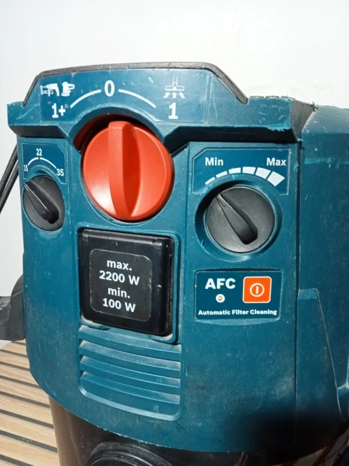 BOSCH Aspirateur de chantier