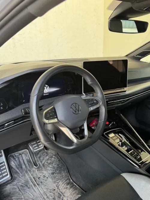 Volkswagen Golf 8 2025 R