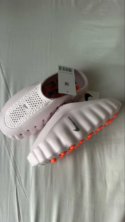Nike Mind 001خطوة واحدة كفيلة تبدل يومك كامل.