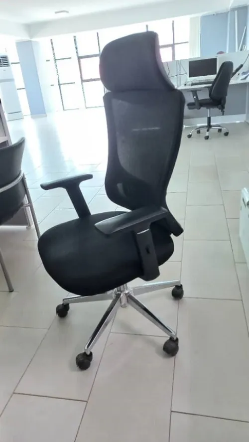 DISTRIBUTION DU MOBILIER DE BUREAU