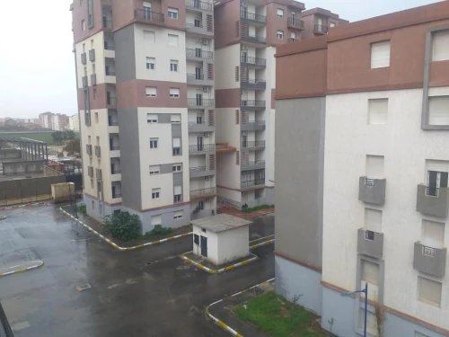 Cherche location Appartement Studio F2 F3 Alger Bordj el kiffan