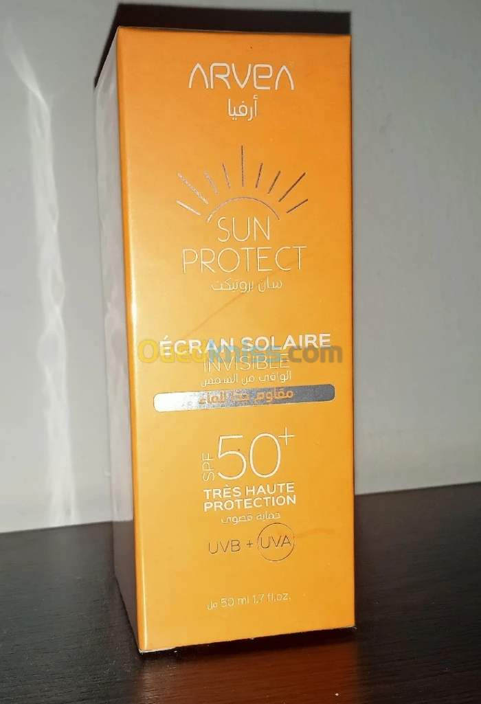 ÉCRAN SOLAIRE INVISIBLE
