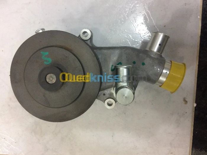 POMPE A EAU MAHINDRA SCORPIO