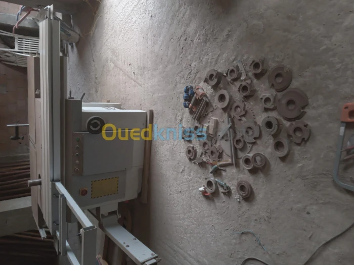 Vend machine de munuiserie 7 operation 400 avec accessoire