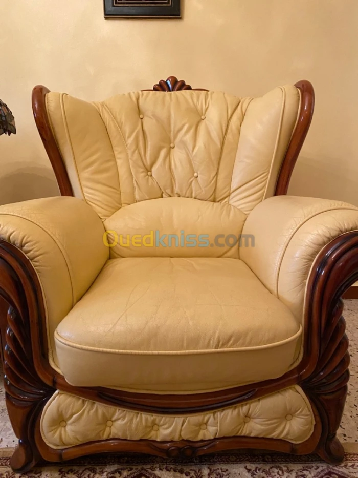 Salon cuir avec table basse