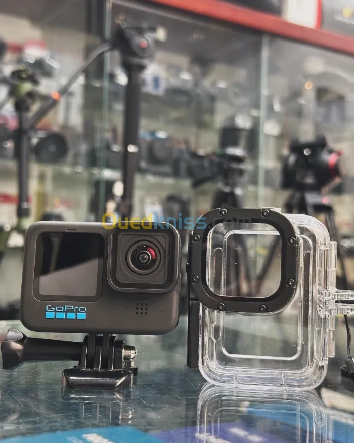 GOPRO 11 comme neuf avec caisson original 