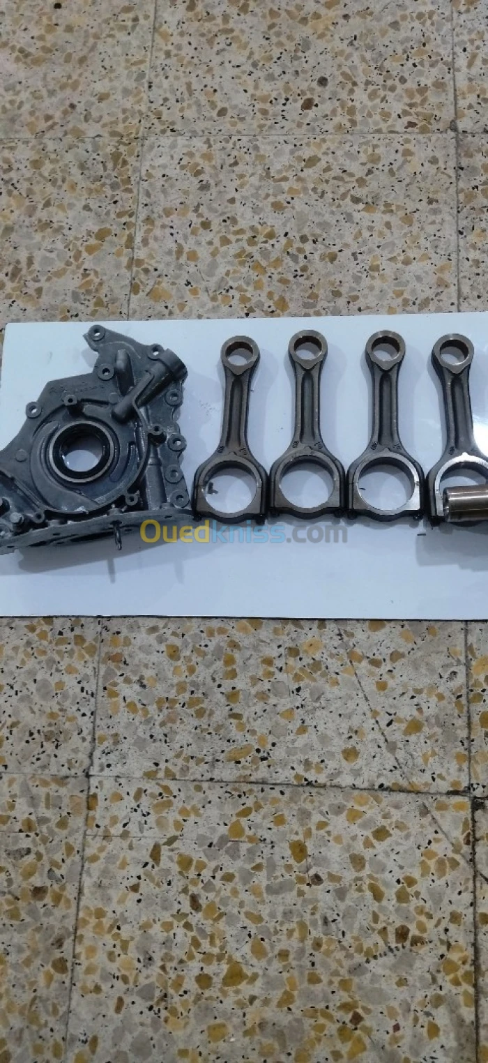 Vilebrequin HDi 1.6 std et pompe l'huile et 4 piston std
