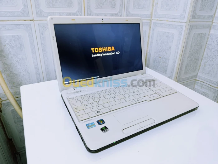 Pc portable TOSHIBA i3