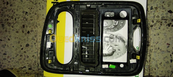 Console Clio 4 origine Renault hadja Chaba wa m9iya 