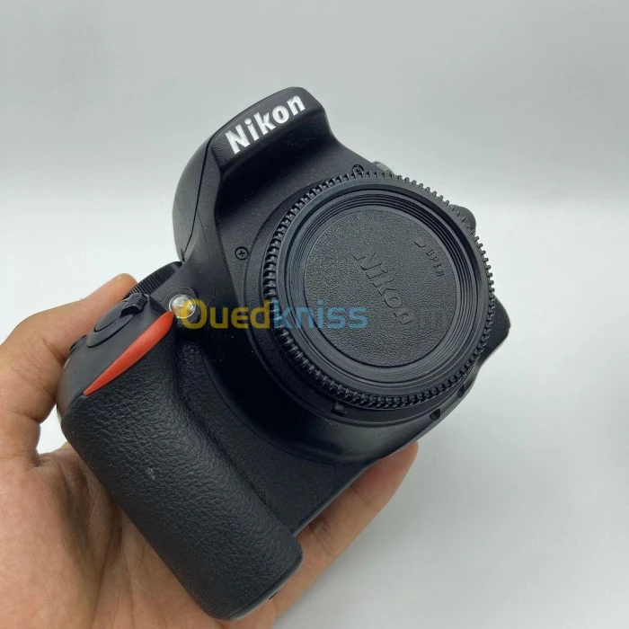 Appareil photo nikon D5600 5k + objectif macro