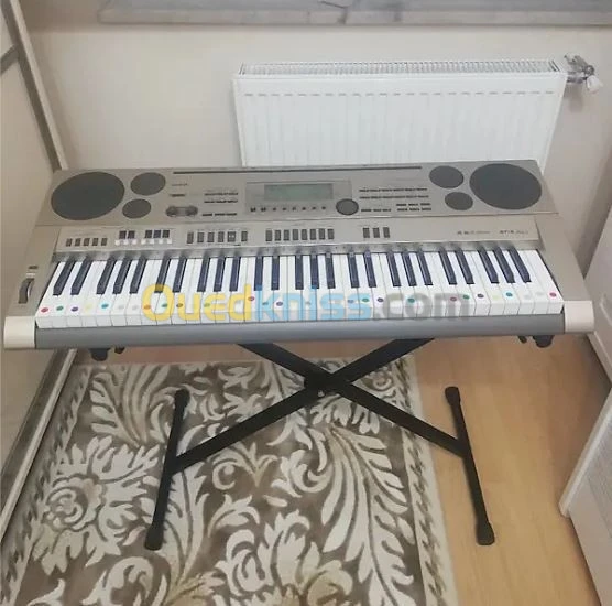Casio AT3 61-Key Oriental/Middle Eastern Keyboard w/ Quarter Tone Tuning
