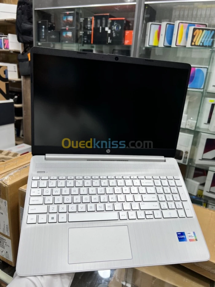 HP 15S i7 12em 8G 512G SSD 15.6 POUCE 