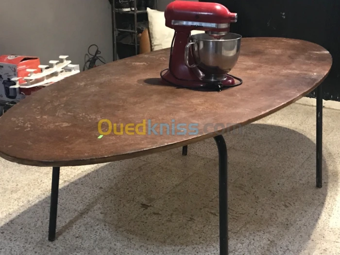 Table ikea France très solide 