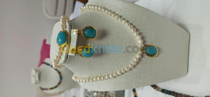 Parure en perles de l'eau douce naturelles