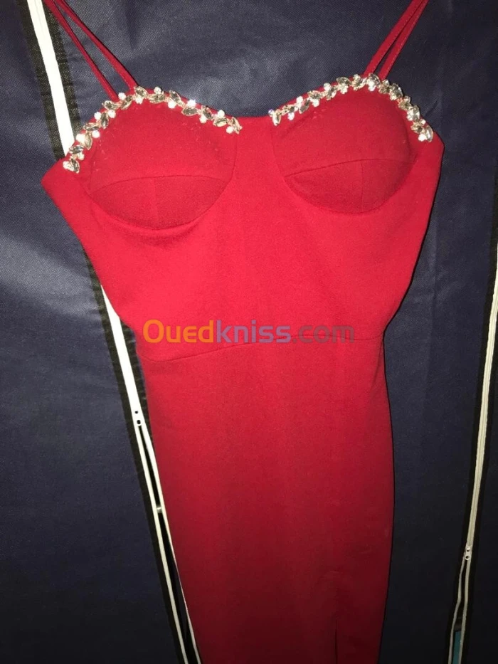 Robe soirée rouge midi la taille s 