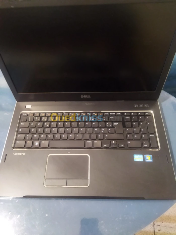 PC PORTABLE DELL Vostro 3750 i3-2330M - (17.3") HD+ Intel - 4GB DDR3-SDRAM 256GB SSD