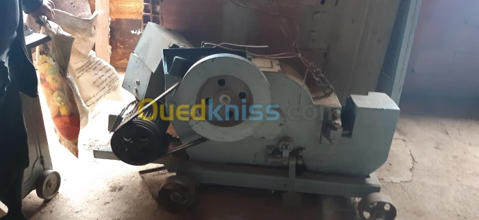 Machine de godès آلة تقطيع و طي الحديد