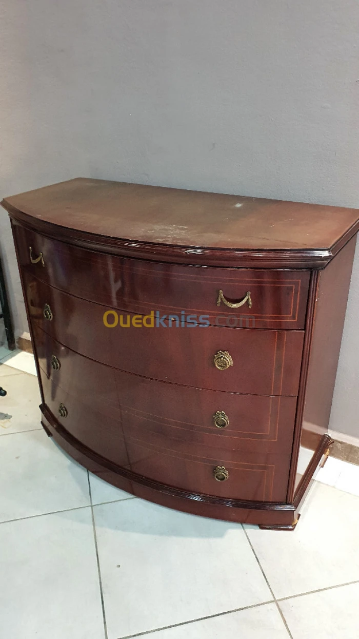 Grande commode espagnole bombé