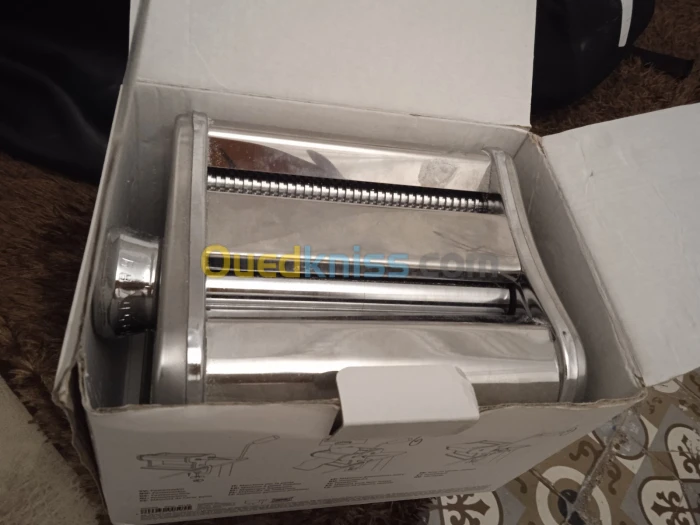 Pasta maker
