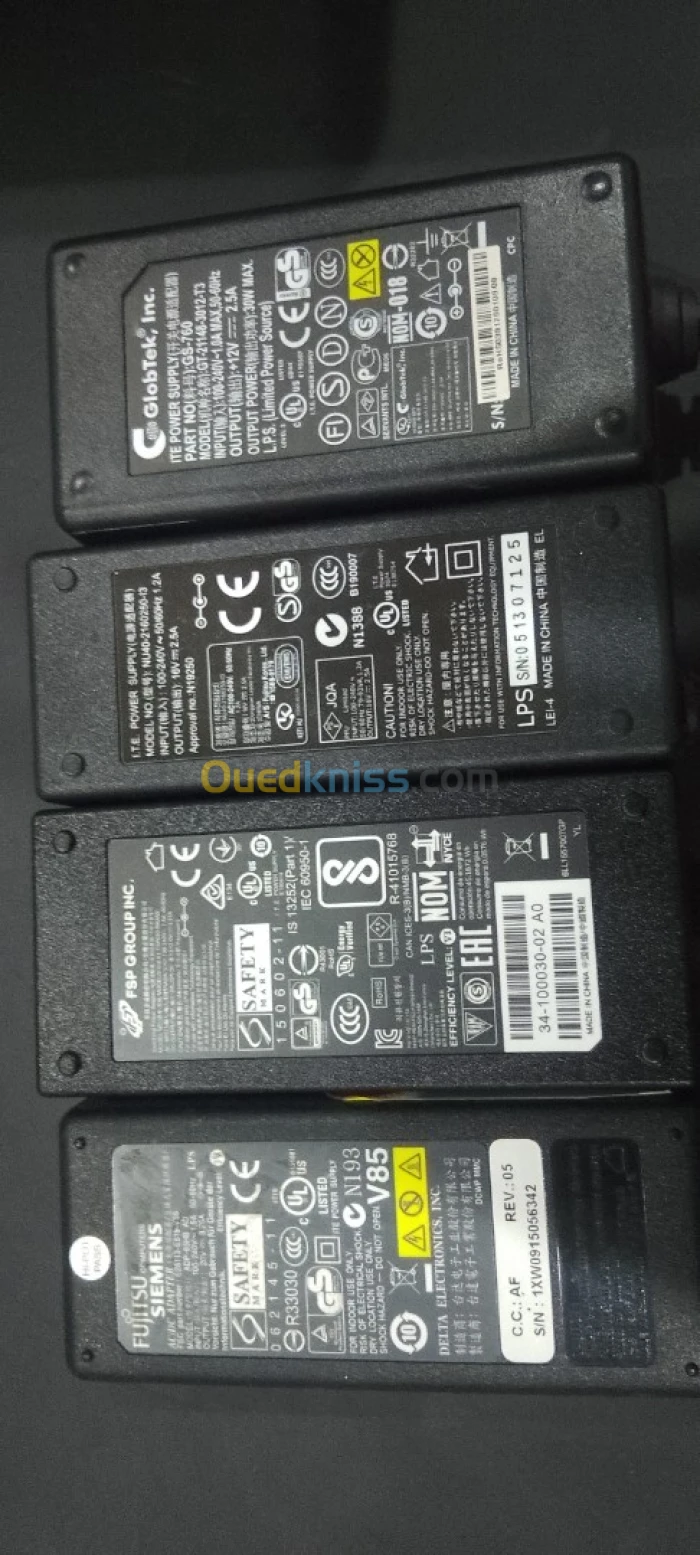 Chargeur / transformateur Fujitsu et divers