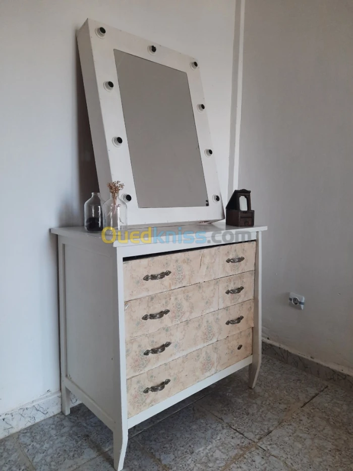 Commodes et mirroir à vendre