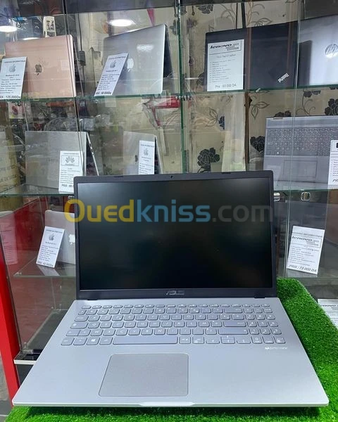 Asus notebook 14 i3 10 Gen 8Gb ram 128 ssd + 1tb hdd ecran 14 pouce avec la boite etat 10/10