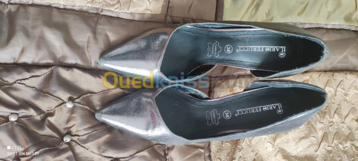 Une paire d'escarpins