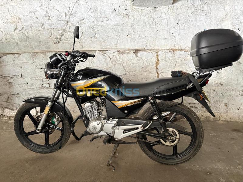 YAMAHA YBR 125 2015