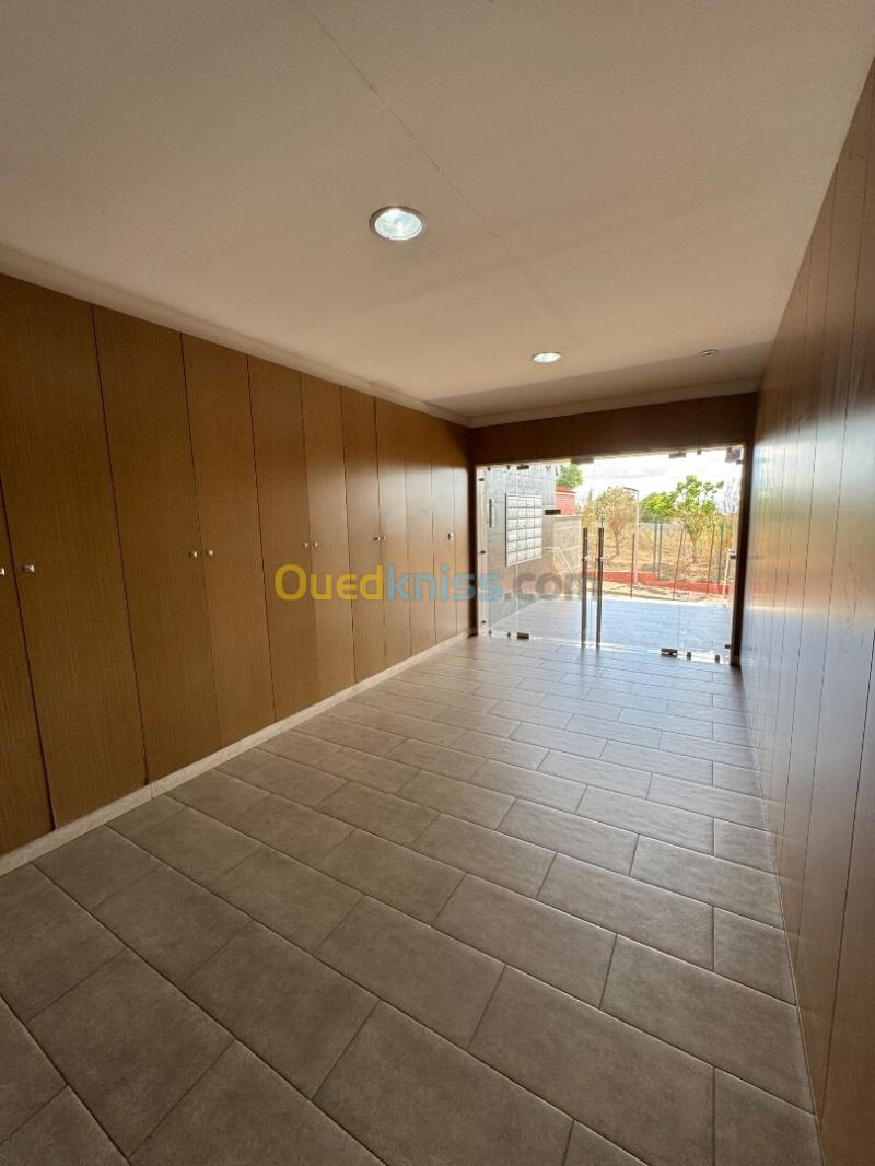 Location Appartement F5 Alger Hydra 32