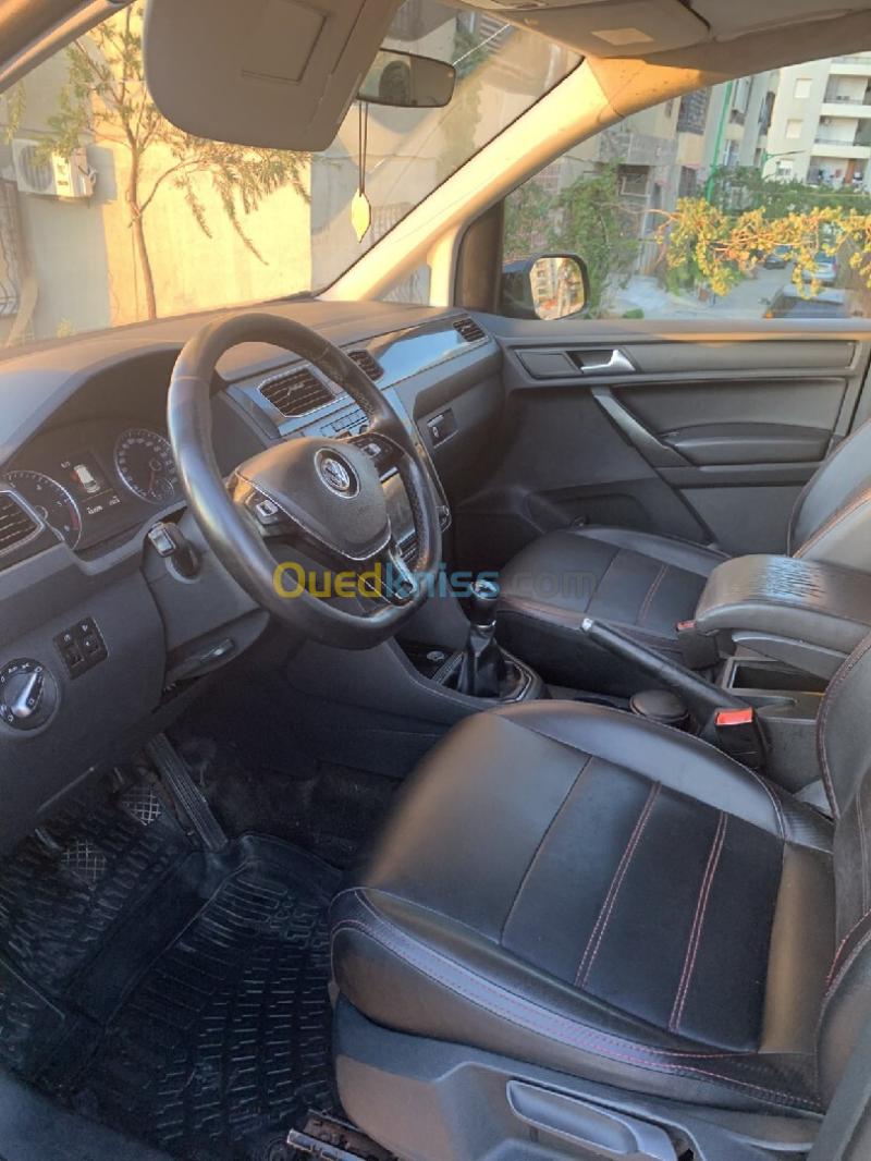 Volkswagen Caddy 2018 Highline 9